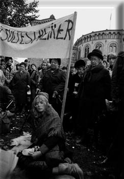 Synnoeve Persen Outside Norwegian Parliament